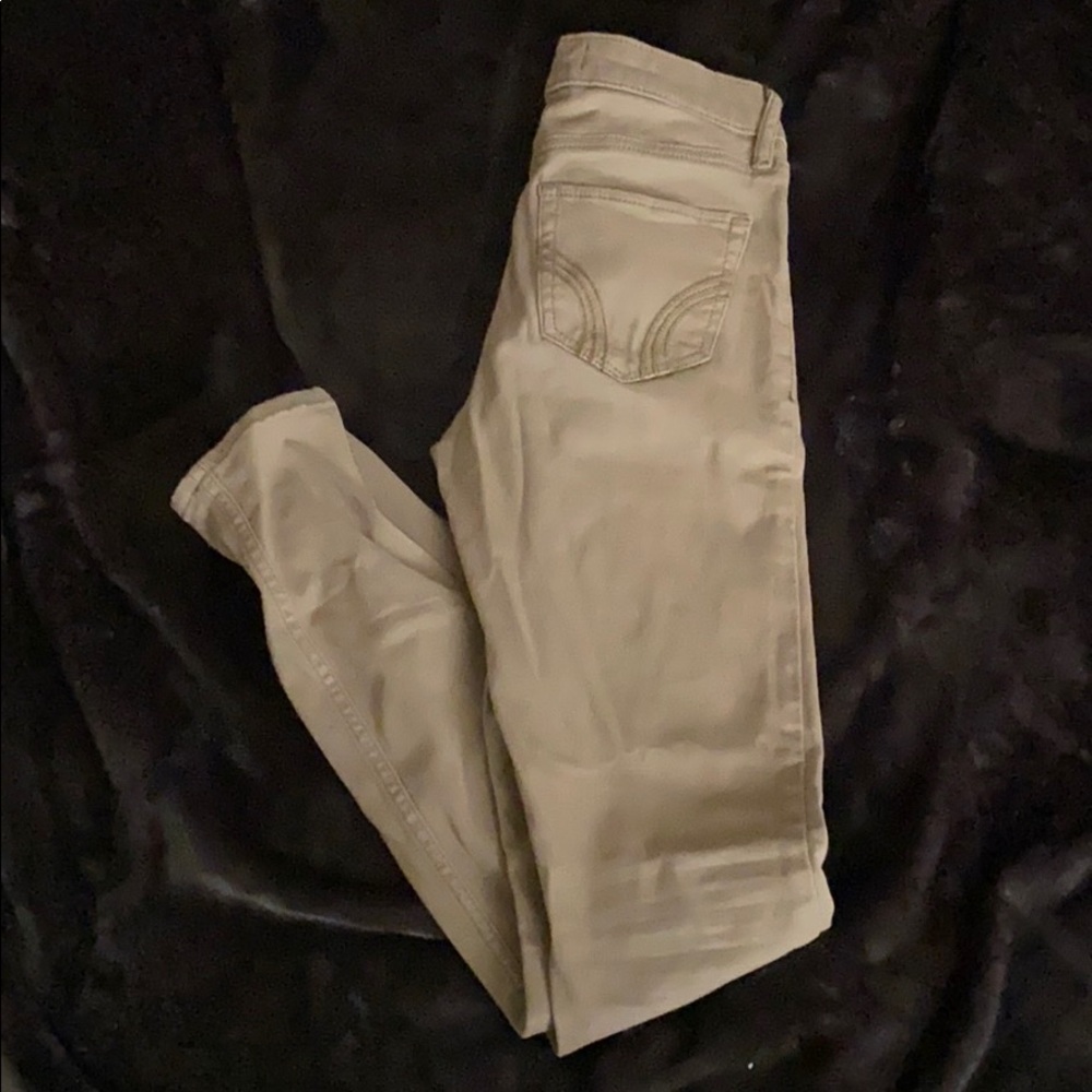 HOLLISTER KHAKI JEANS